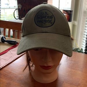 Offical Border patrol Hat  under Armour 
Size M/L
